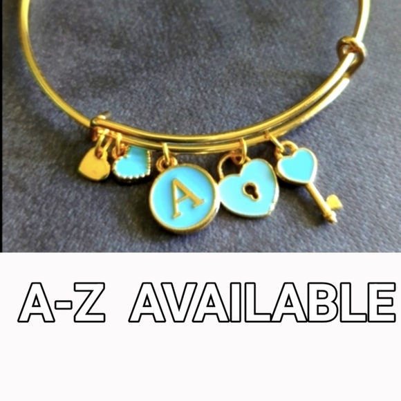 bite & pout "C" Bangle - Picture 5 of 7